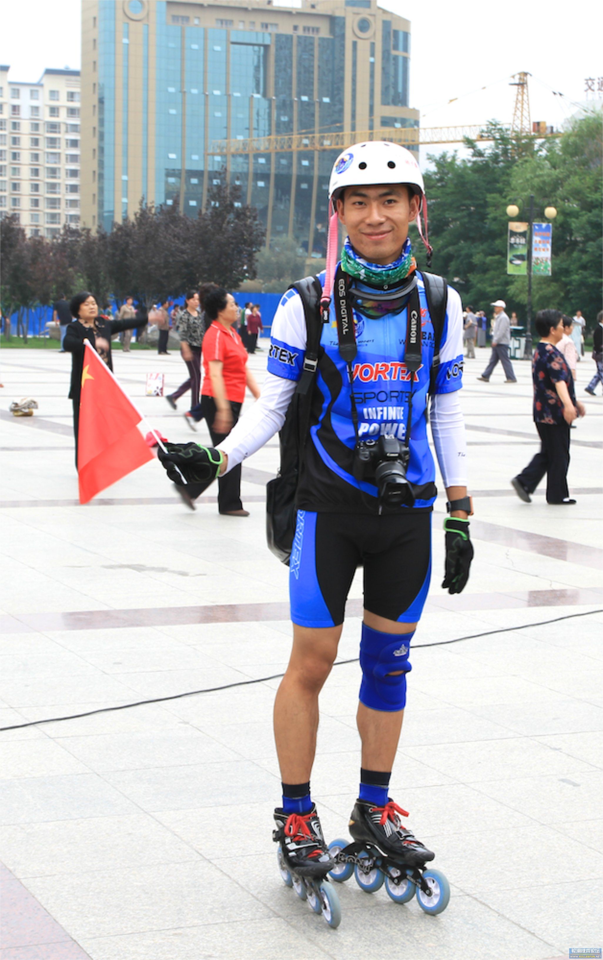 杨子墨，50公里高原轮滑超级马拉松第12名2：16’32