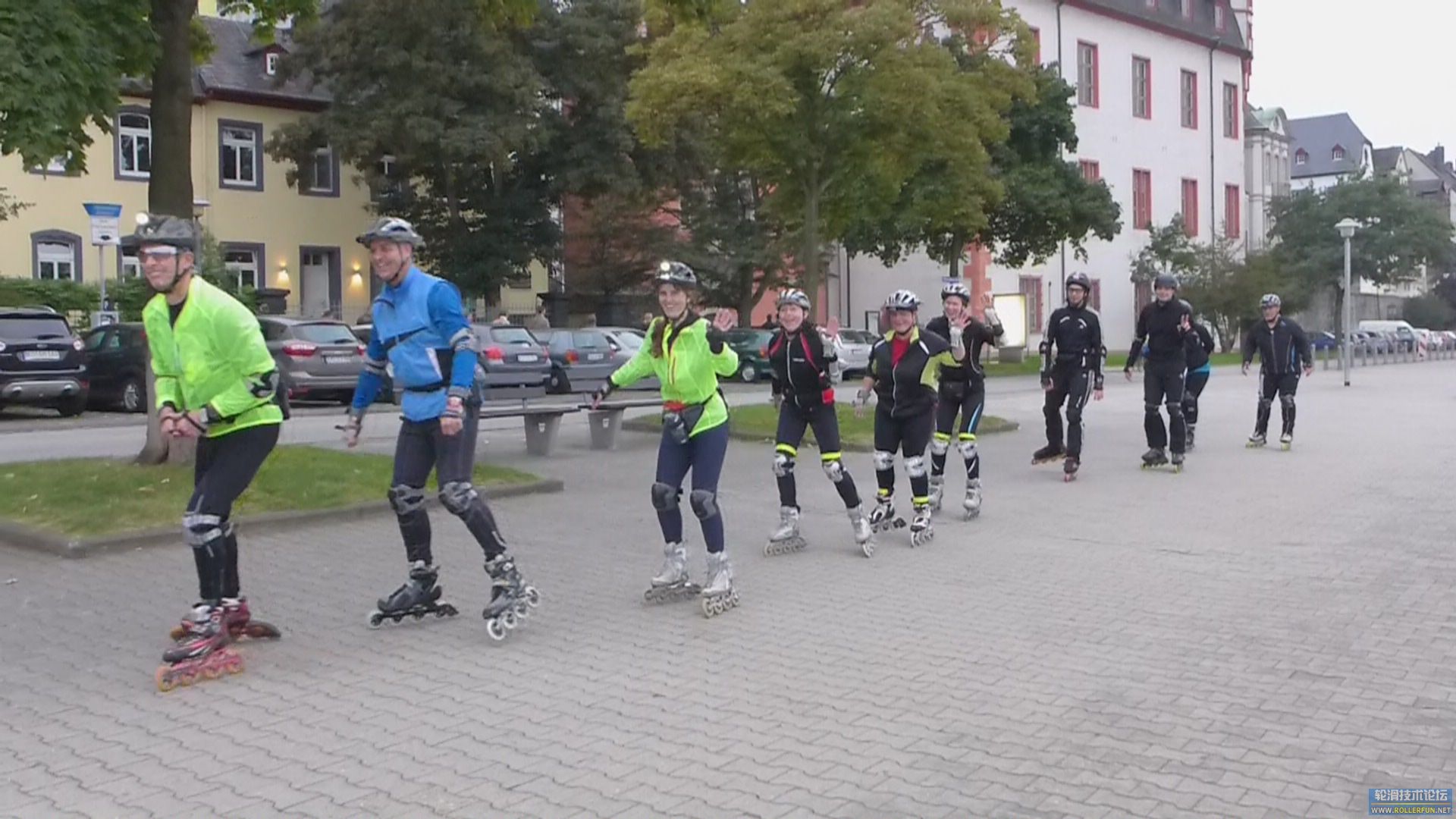莱茵河畔轮滑队，知道什么是德国人了吧？头盔、护具一应俱全