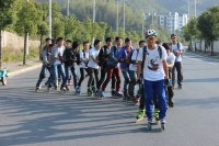 黄山学院大学生轮滑协会刷街活动图片