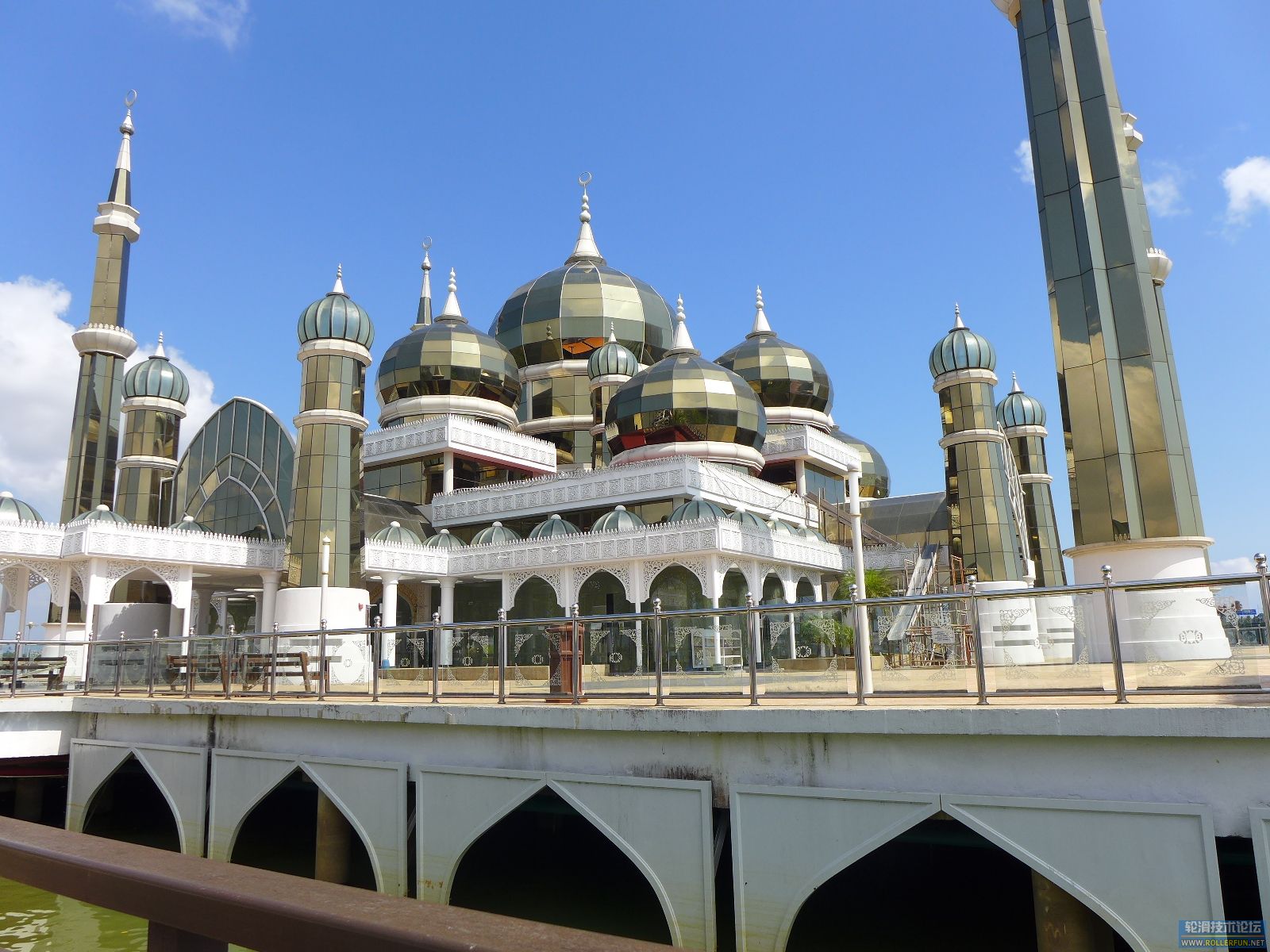 马来最美的水晶清真寺