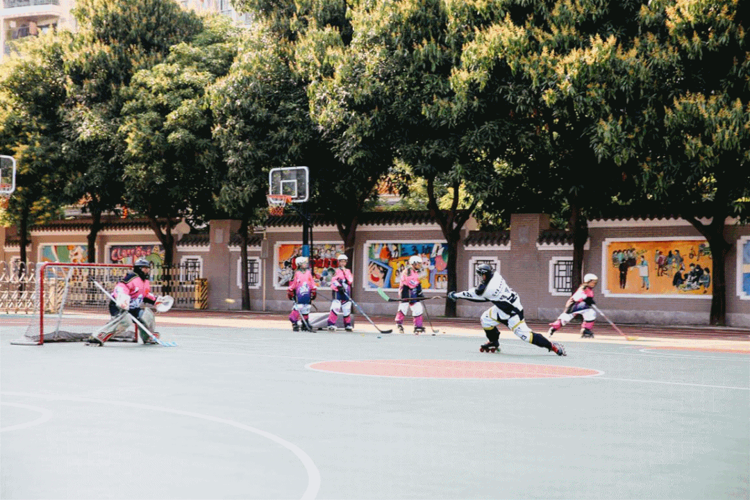 广州市岭南画派纪念中学陆地冰球运动屡获佳绩！