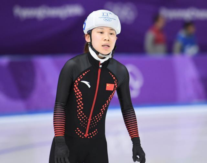 中国第一位两栖运动员郭丹“轮转冰”闯出成功路