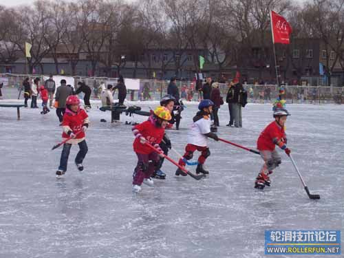 冬季儿童冰球训练