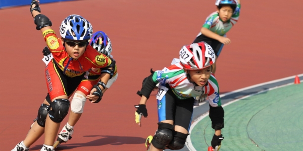 陕西省青少年速度轮滑公开赛在神木举行