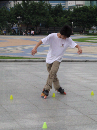 [贴图]2007*06*06深圳高职院之行照片之会长~~~呵呵